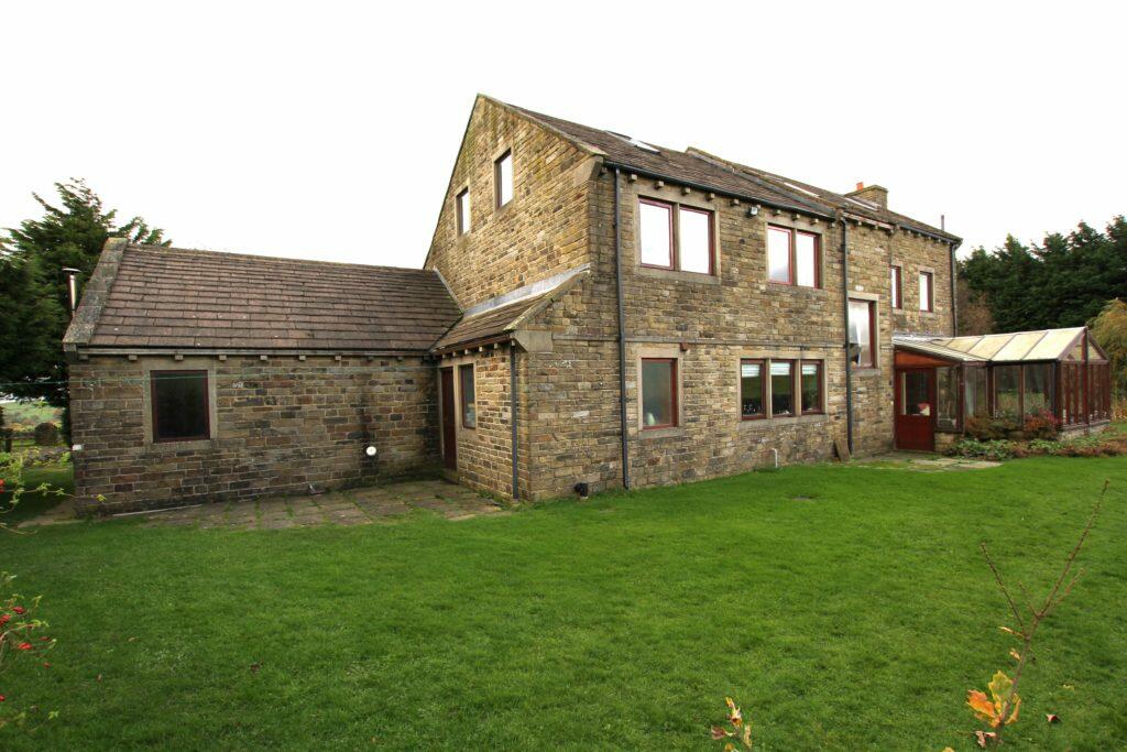 Additional image 5 of 5 bedroom house for sale – Cherry Tree House, Wilsden, Bradford, BD15 0DB