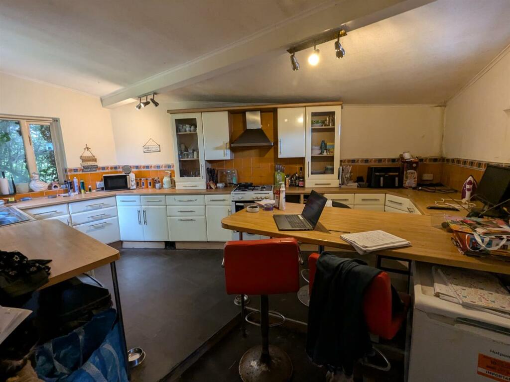 Additional image 4 of 1-11, Laburnum Place Apperley Bridge, Bradford, BD10 0NA