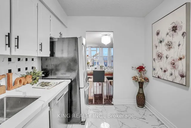 Additional image 19 of 3380 Eglinton Ave Unit 1412