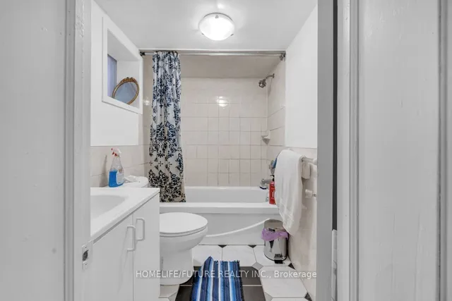 Additional image 20 of 52 Lamont Ave