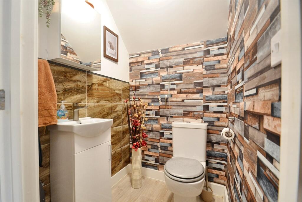 Additional image 16 of Darbys Corner