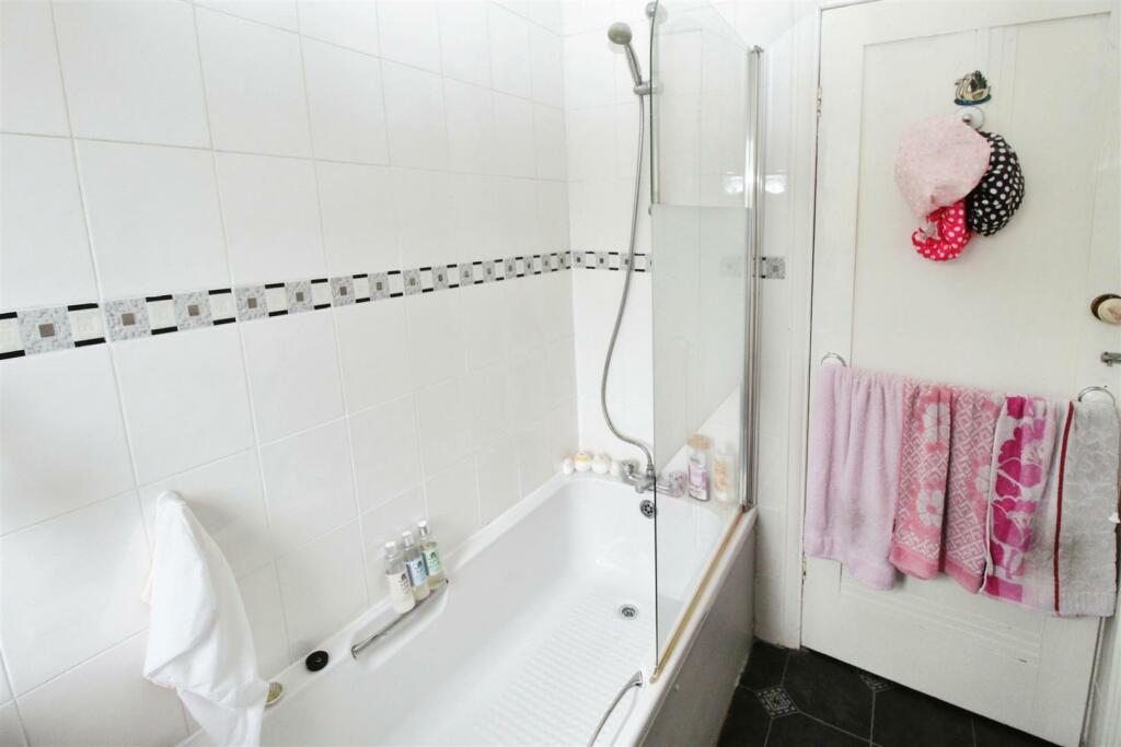 Additional image 14 of Draughton Grove, Bradford, BD5 9QH