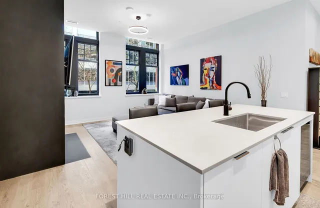 Additional image 23 of 22 Lombard St Unit 203