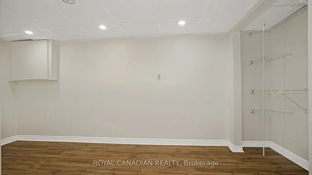 Additional image 33 of 18 Wabash Crt