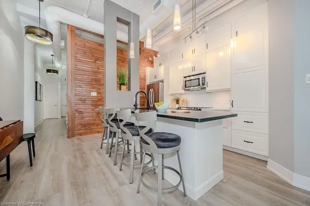 Additional image 7 of 112 Benton St Unit 210