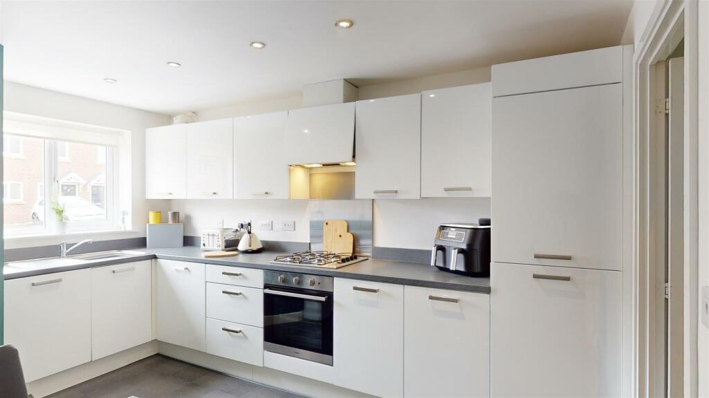 Additional image 2 of Denham Drive, Bradford