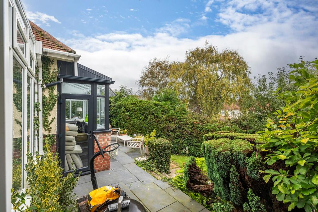 Additional image 4 of Castledene Crescent, Whitecliff, Poole, BH14