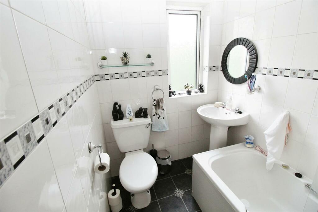 Additional image 13 of Draughton Grove, Bradford, BD5 9QH