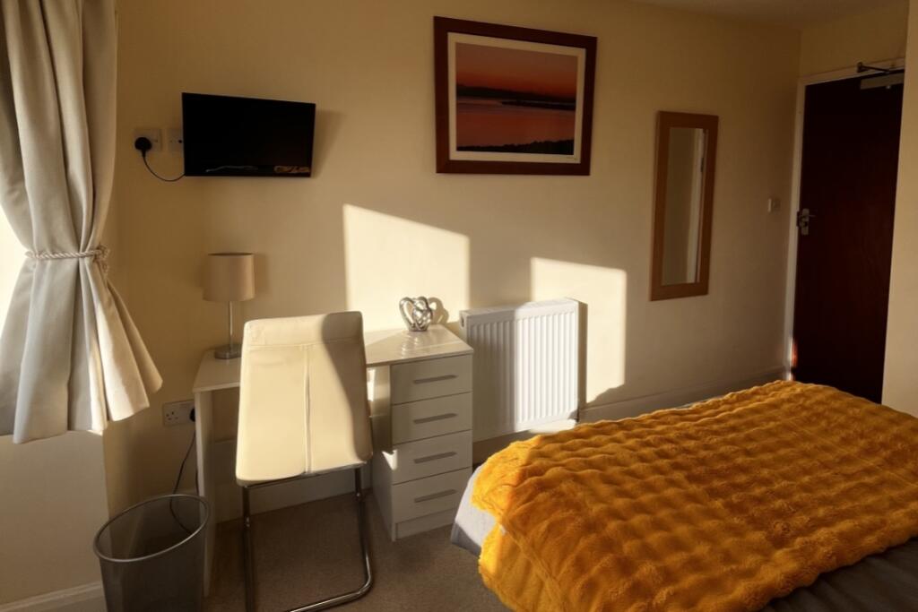 Additional image 3 of Fernside road, Poole, BH15