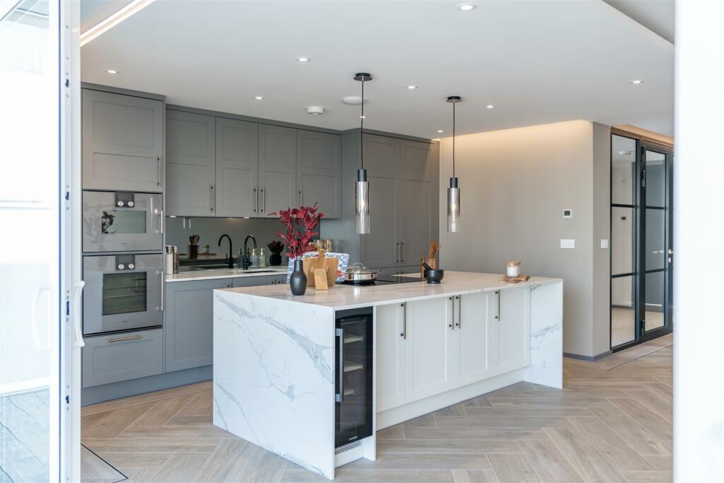 Additional image 2 of Salterns Way, Lilliput