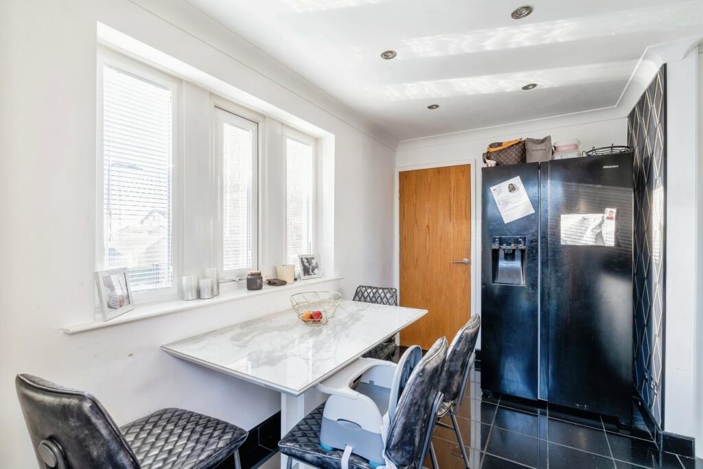 Additional image 4 of Clydesdale Drive, Bradford, BD6