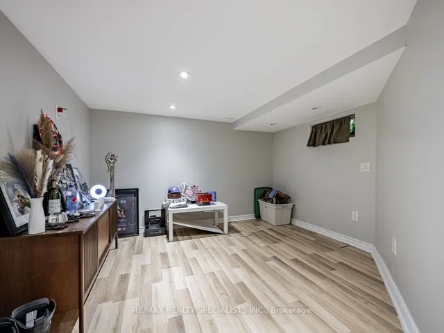 Additional image 29 of 245 Kingsbridge Gdns