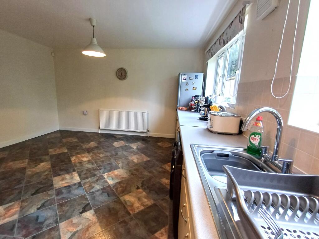 Additional image 8 of Ascot Drive, Bradford, BD7