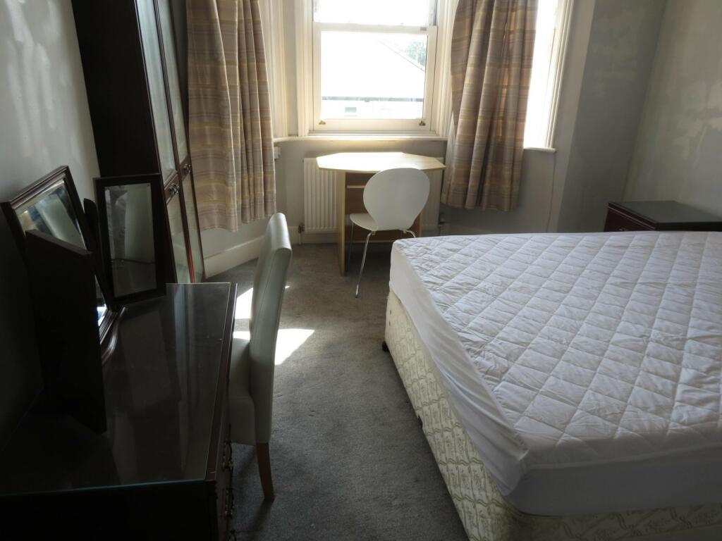 Additional image 10 of 5 bedroom Detached House in Wallisdown