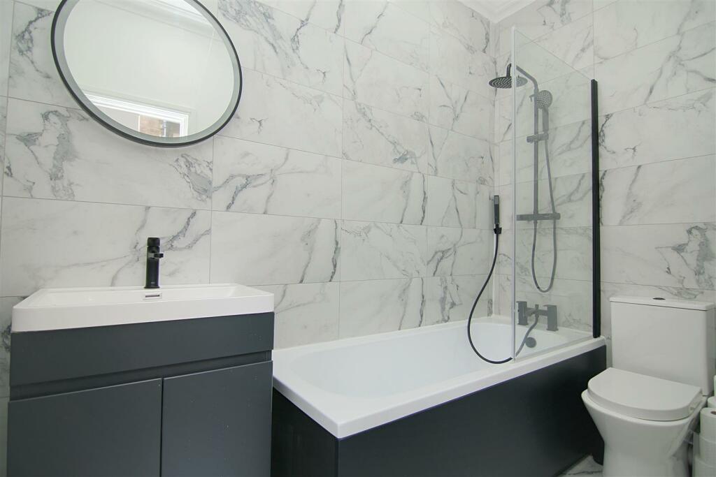 Additional image 10 of Lady Park Avenue, Bingley