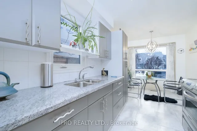 Additional image 10 of 13 Sparklett Cres