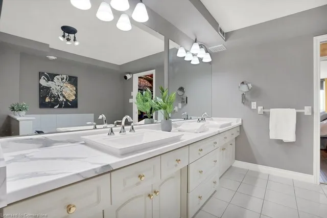 Additional image 22 of 2 Lancaster St Unit 402