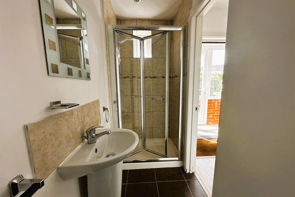 Additional image 14 of 6 bedroom Detached House in Ensbury Park