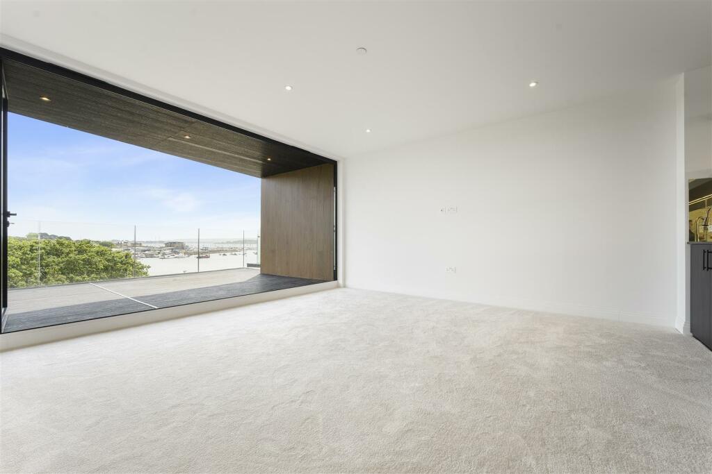 Additional image 4 of Whitecliff Road, Whitecliff