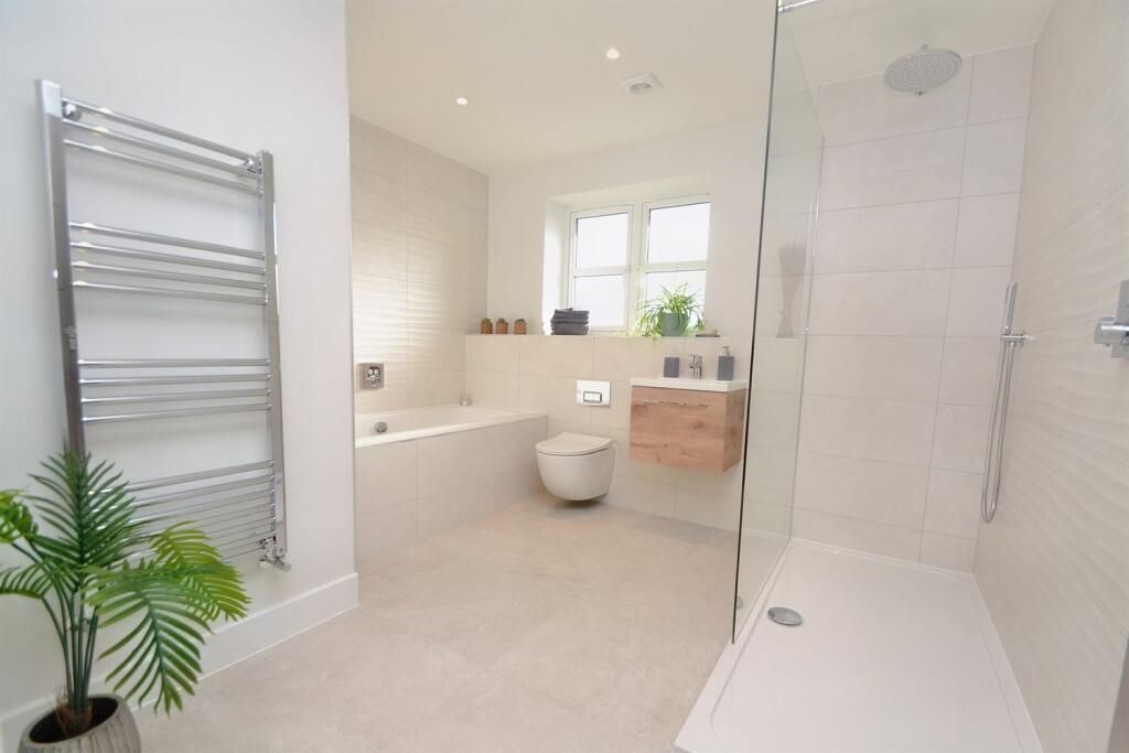 Additional image 14 of Ashley Cross