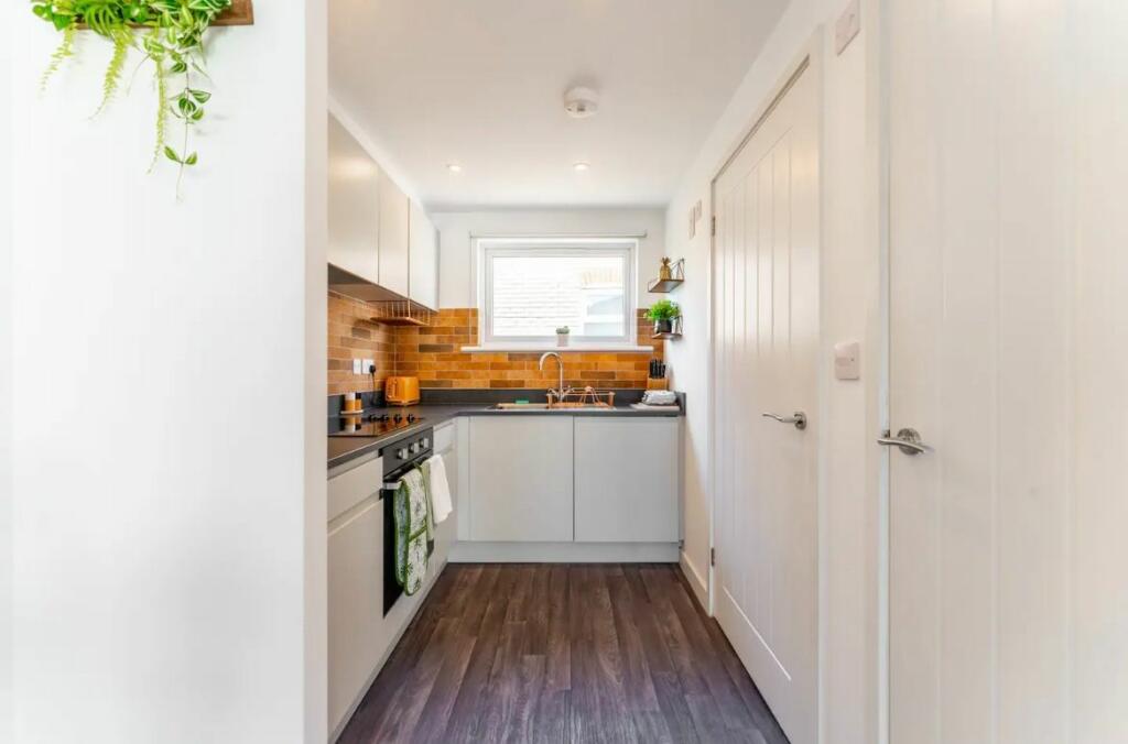 Additional image 3 of Bournemouth, Dorset, BH1 3FD