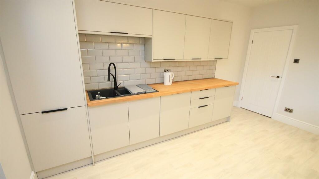 Additional image 10 of Oakleigh Road, Clayton, Bradford