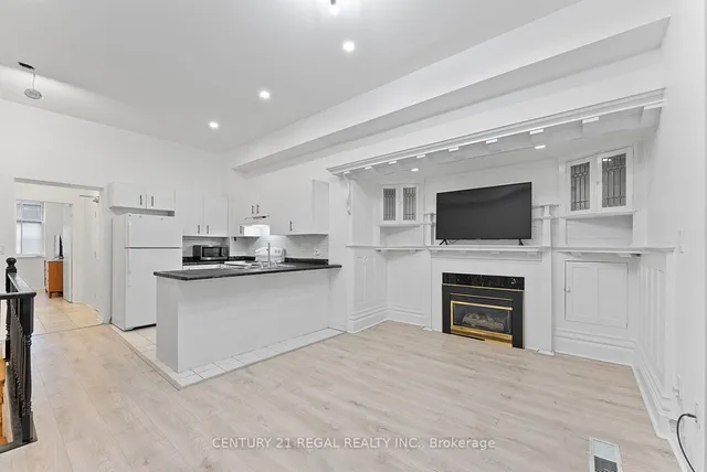 Additional image 15 of 228 St George St Unit 3