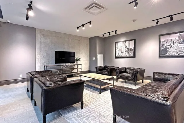 Additional image 32 of 608 Richmond St Unit 520