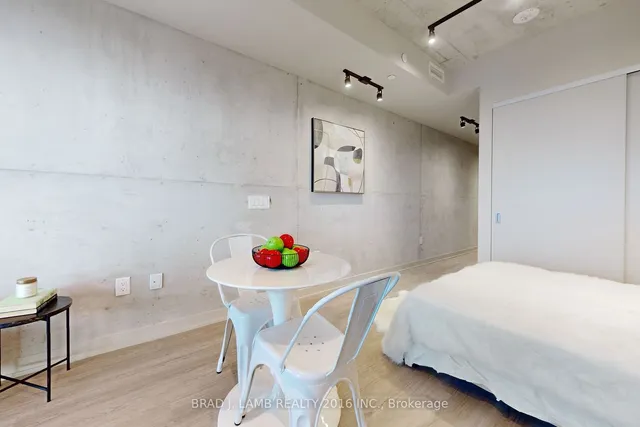 Additional image 13 of 195 McCaul St Unit 1014