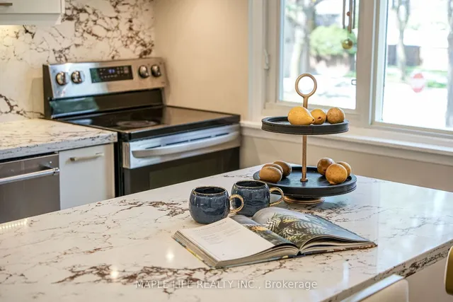 Additional image 18 of 83 Flaming Rose Way