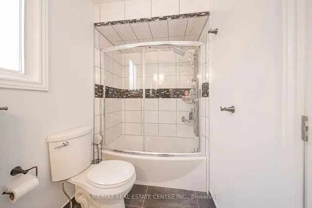 Additional image 31 of 78 Simmons Blvd