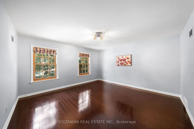 Additional image 24 of 11 Tudor Gate