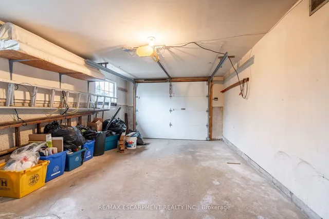 Additional image 35 of 44 CAPILANO Dr