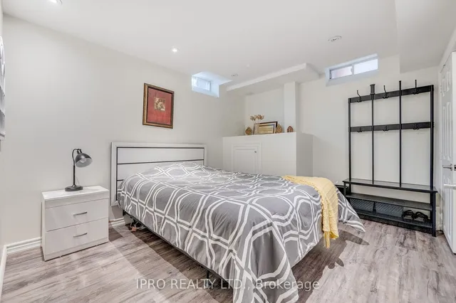 Additional image 33 of 1038 Laurier Ave