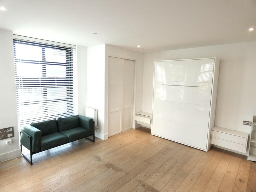 Additional image 3 of Edinburgh House, Central St Albans