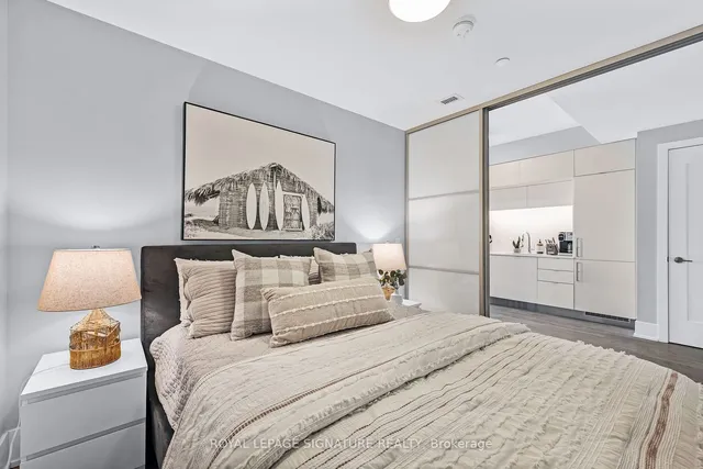 Additional image 17 of 55 Merchants' Wharf Unit 428