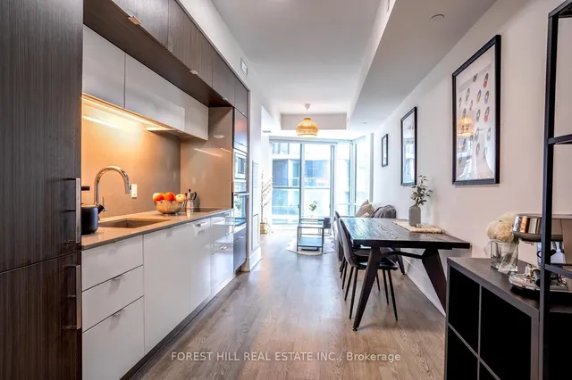 Additional image 10 of 55 Merchants' Wharf Unit 619