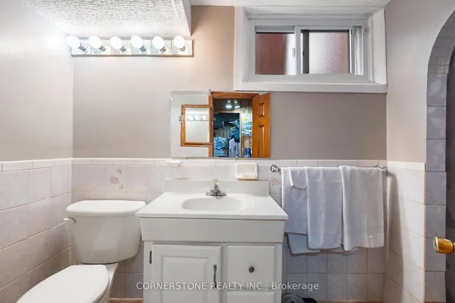 Additional image 32 of 102 Jarwick Dr