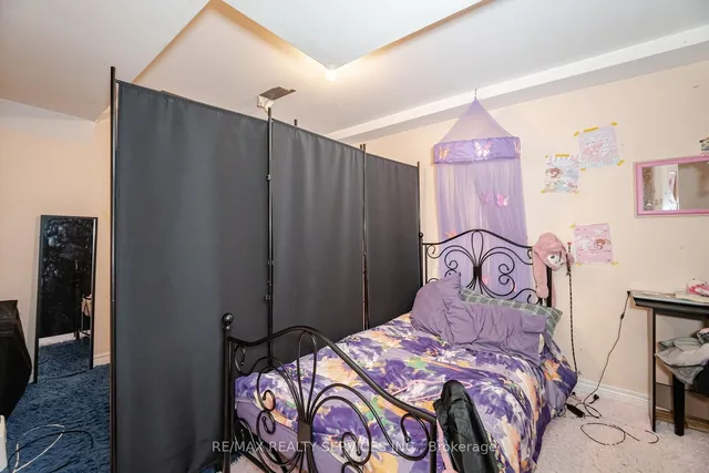 Additional image 35 of 12 Courtleigh Sq