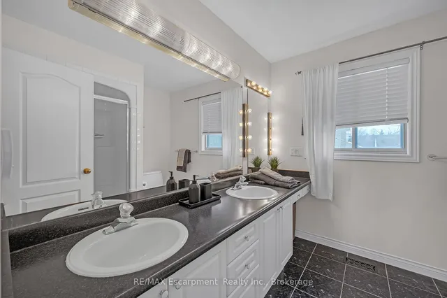 Additional image 20 of 28 Steeplechase Dr