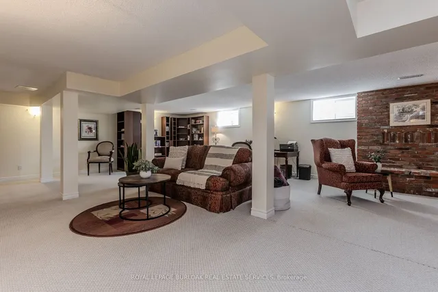 Additional image 34 of 154 Hendrie Ave