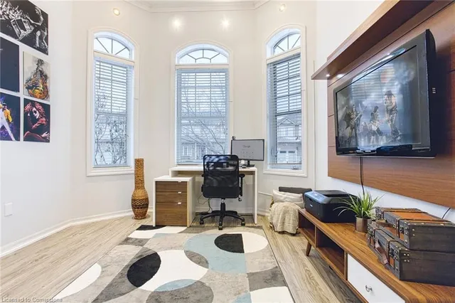 Additional image 7 of 382 Montreal Cir
