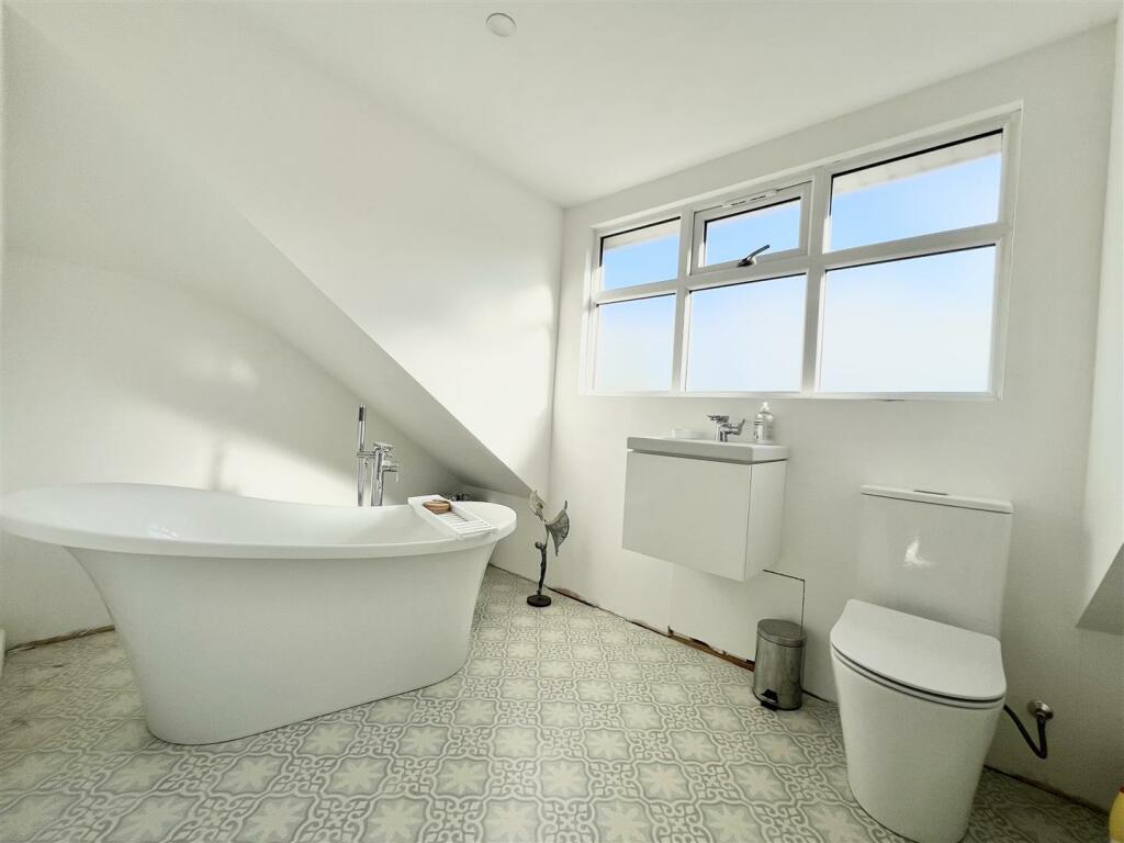 Additional image 19 of Winston Drive, Romsley, Halesowen