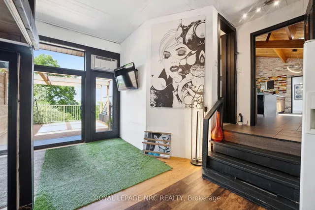 Additional image 20 of 33 LESLIE Dr