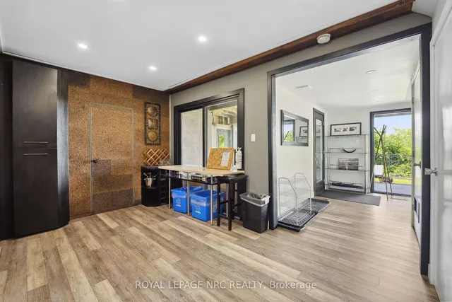 Additional image 29 of 33 LESLIE Dr