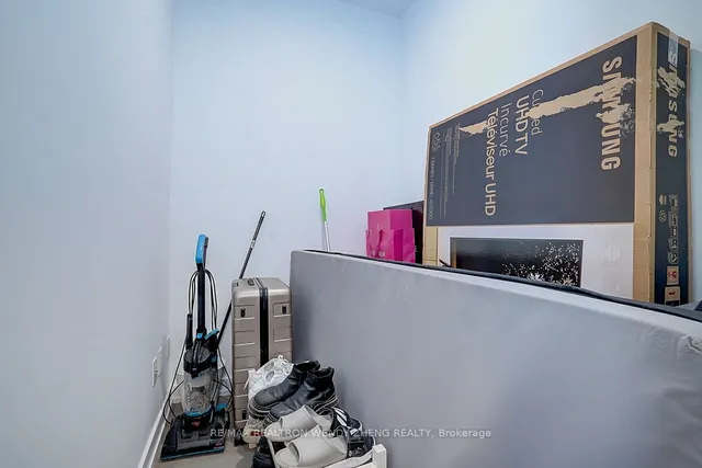 Additional image 26 of 488 University Ave Unit 2012