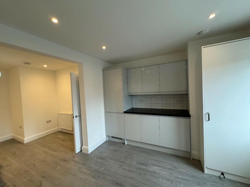 Additional image 13 of Bradmore Green, AL9