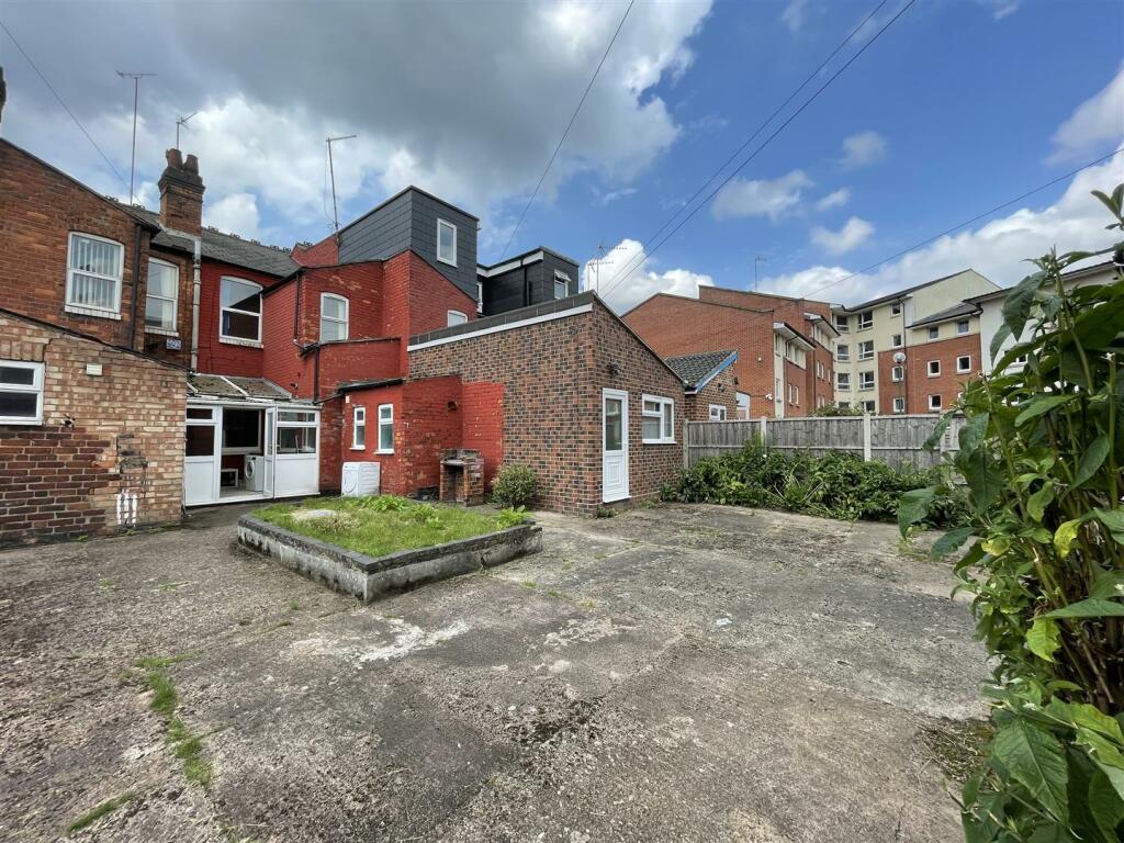 Additional image 20 of Next to University