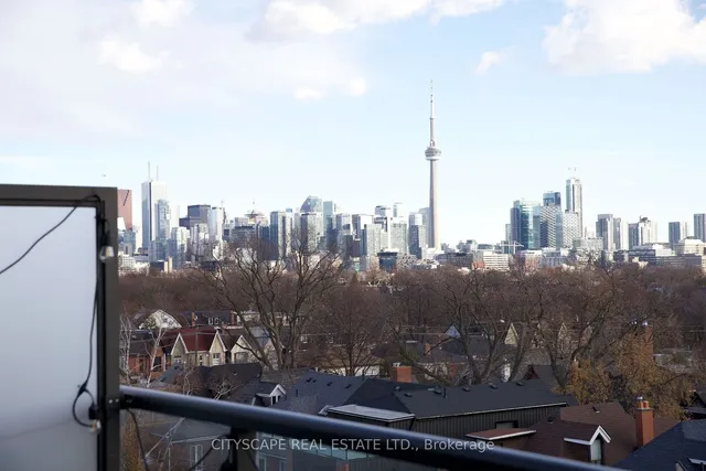 Additional image 3 of 899 College St Unit 618