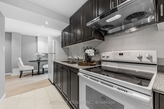 Additional image 33 of 32 Belinda Sq